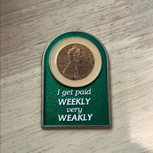 🔥 Cute Coin Tchotchke - $5 or FREE with purchase